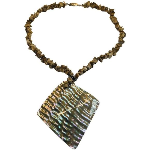 Vintage Large Diamond Shape Mother Of Pearl Natural Stone Silver Tone necklace - Picture 1 of 7